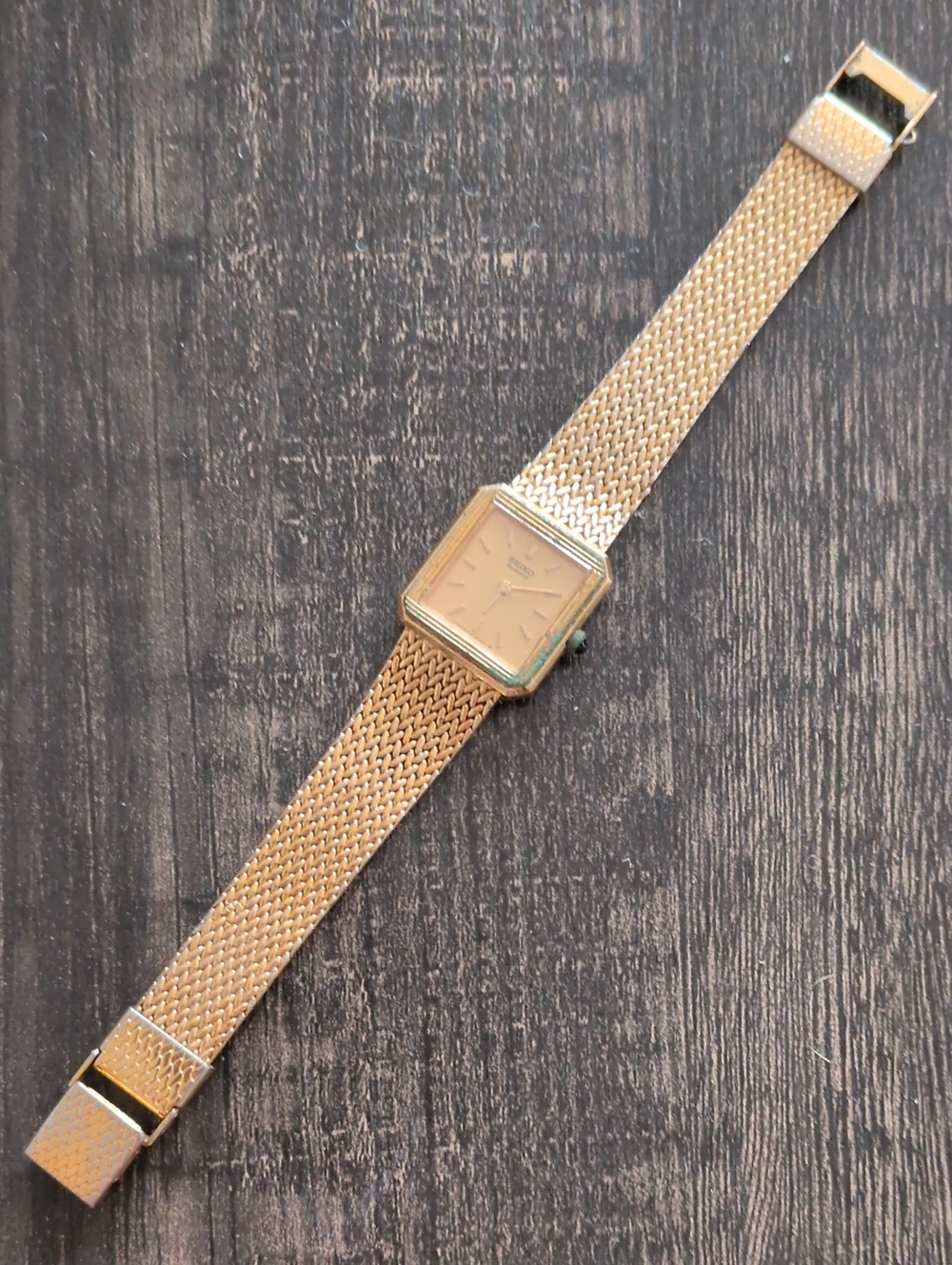 Vintage Seiko Women's Mesh Band Watch Gold Tone